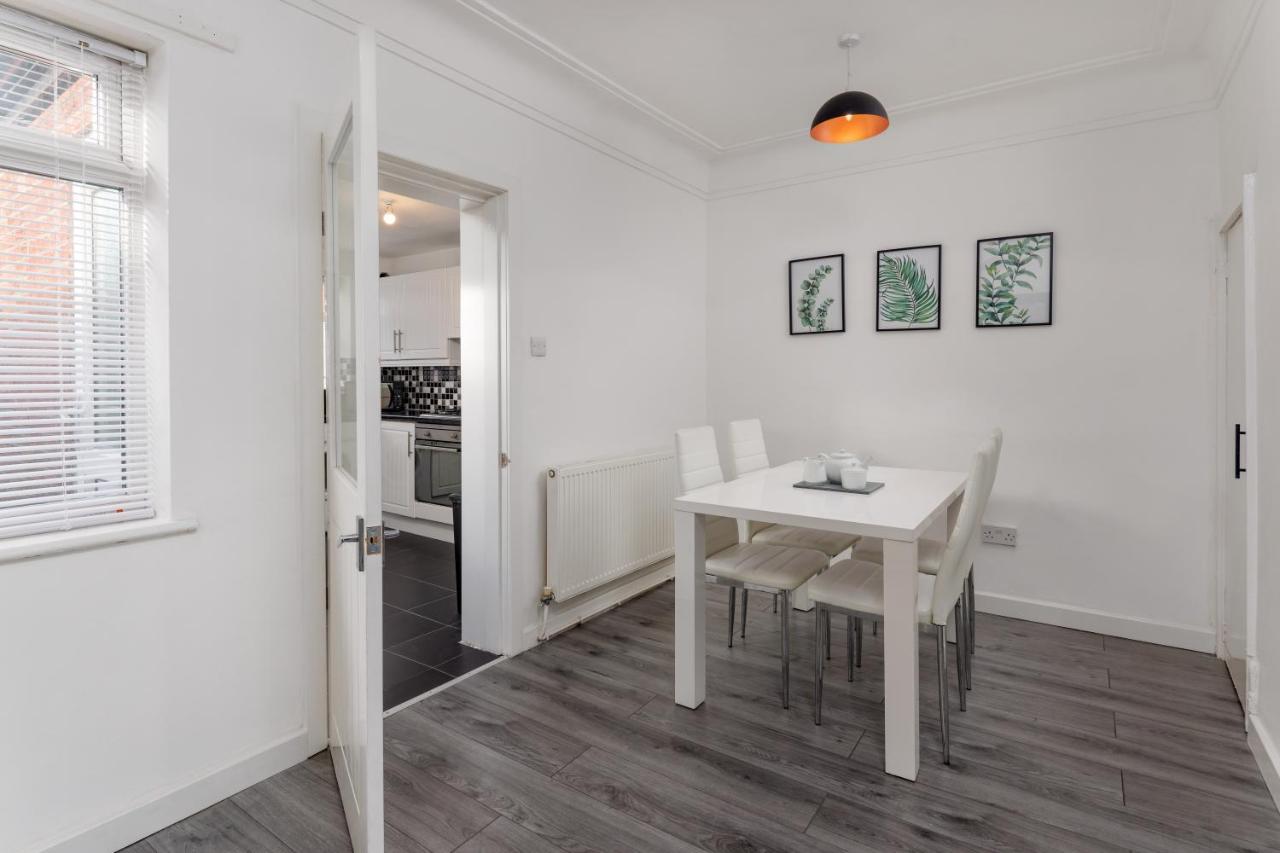 リヴァプールThe Empress 2 Bed Terraced Houseアパートメント エクステリア 写真