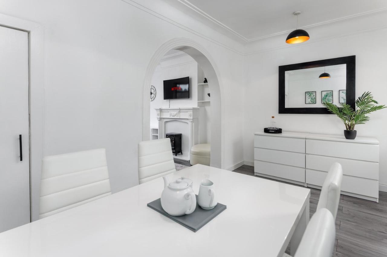 リヴァプールThe Empress 2 Bed Terraced Houseアパートメント エクステリア 写真