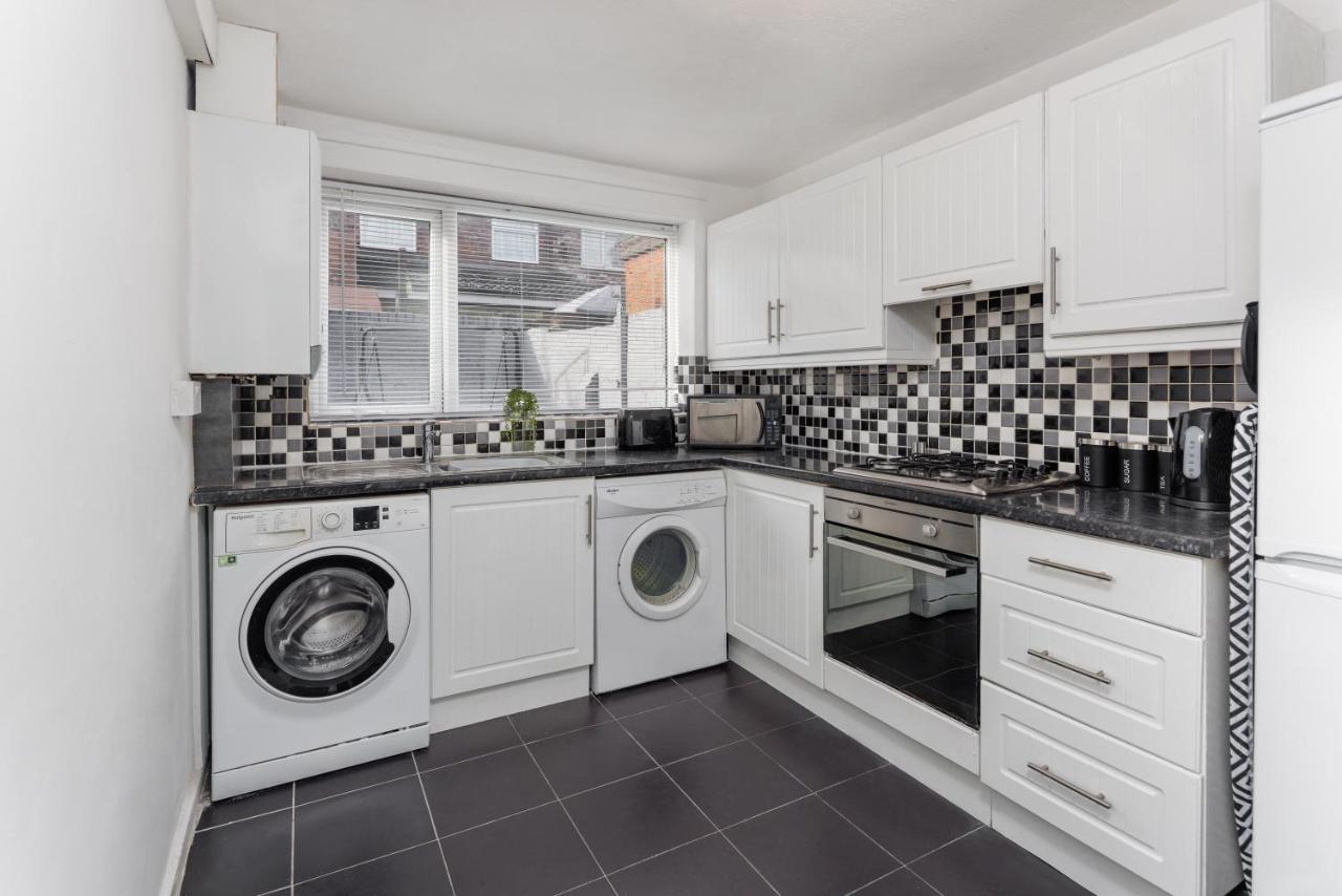 リヴァプールThe Empress 2 Bed Terraced Houseアパートメント エクステリア 写真